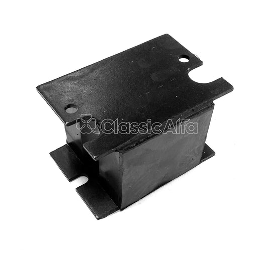 2600-015 2000 & 2600 ENGINE MOUNT