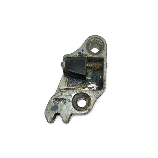 80837 USED 750/101 SPRINT & TI DOOR STRIKER - RIGHT