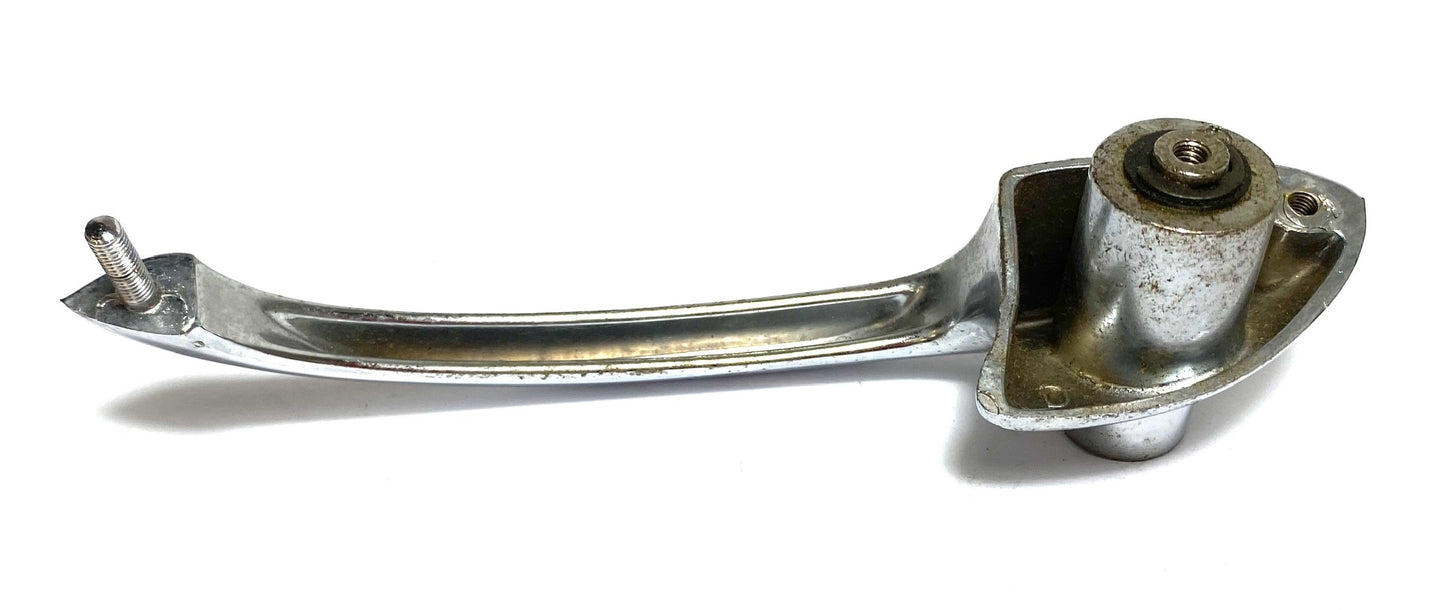 81084 USED 750/101 OUTER DOOR HANDLE - RIGHT