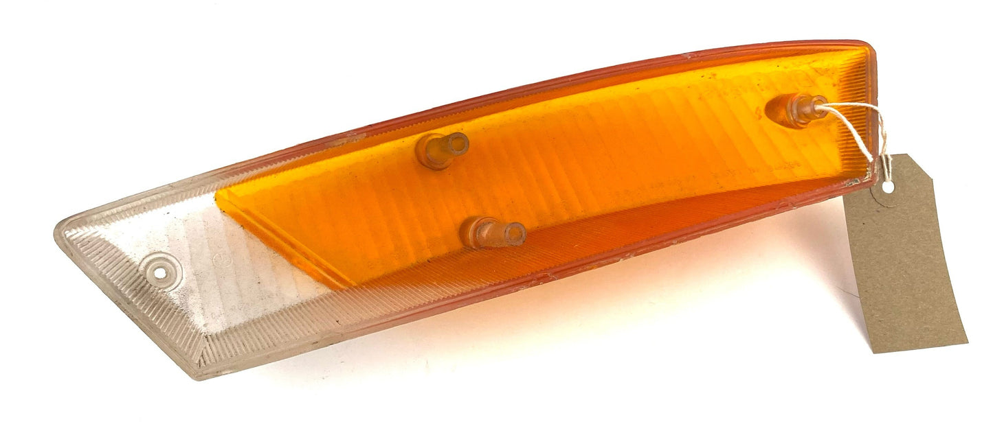 81147 USED ROUNDTAIL SPIDER RIGHT FRONT SIDELIGHT LENS