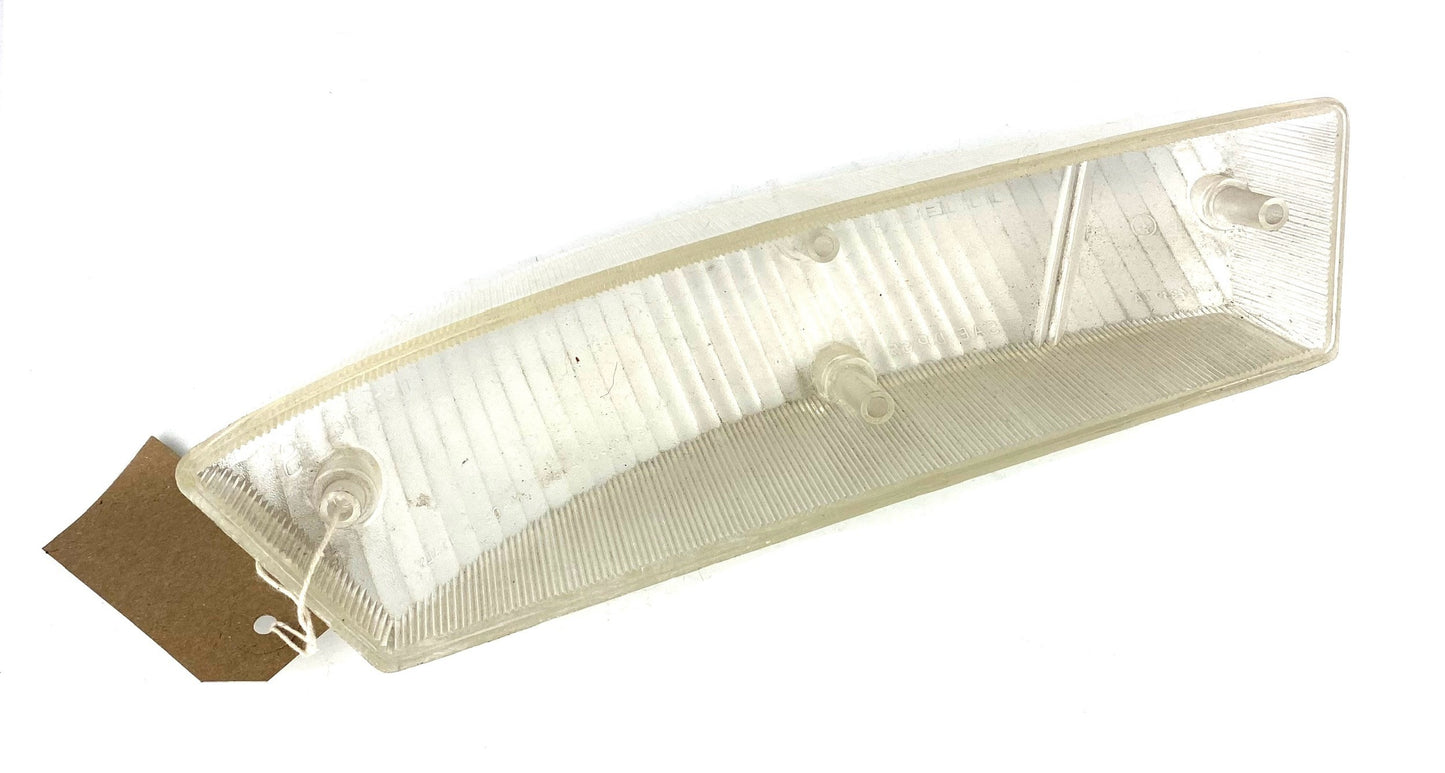81149 USED ROUNDTAIL SPIDER LEFT SIDELIGHT LENS - CLEAR