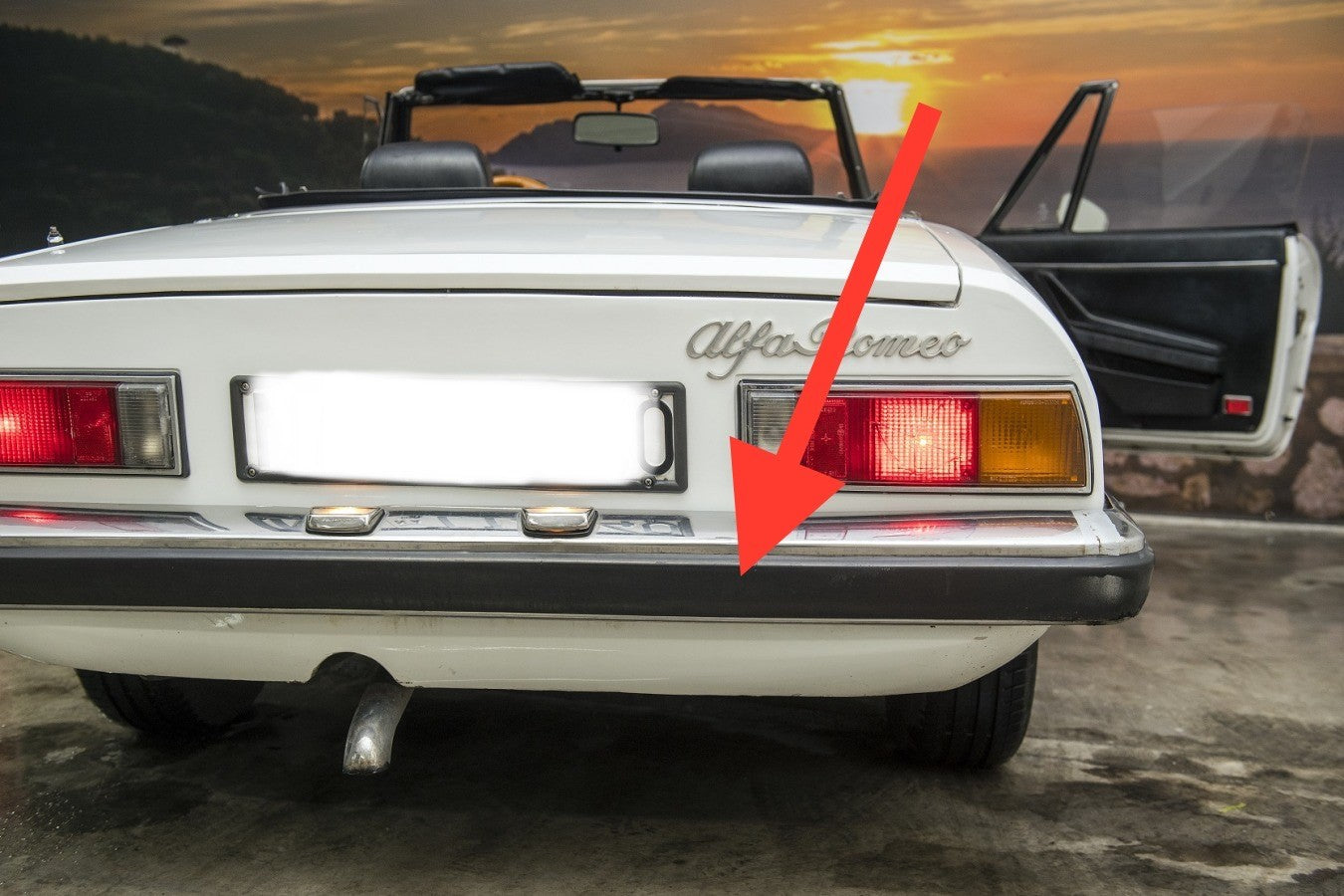 CH046/1 KAMMTAIL SPIDER REAR BUMPER RUBBING STRIP