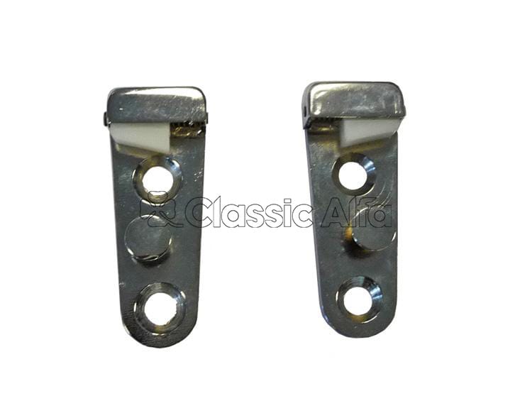 CH079 PAIR DOOR CATCHES - 1966-67 ROUNDTAIL SPIDER