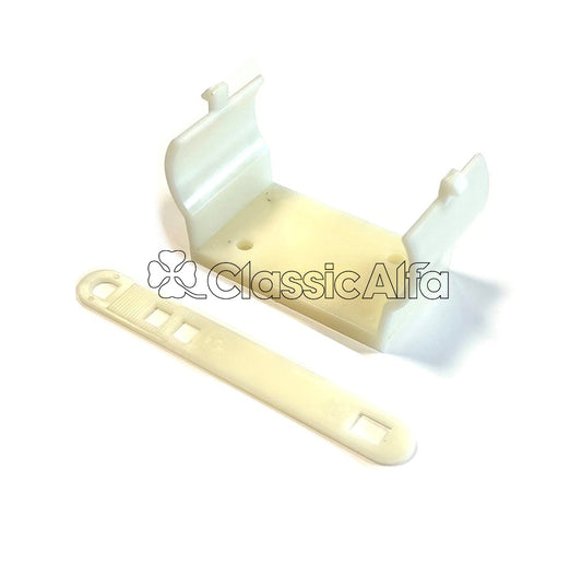 D0039 PLASTIC SUPPORT FOR AIR HOSE VALVE COVER 4CYL