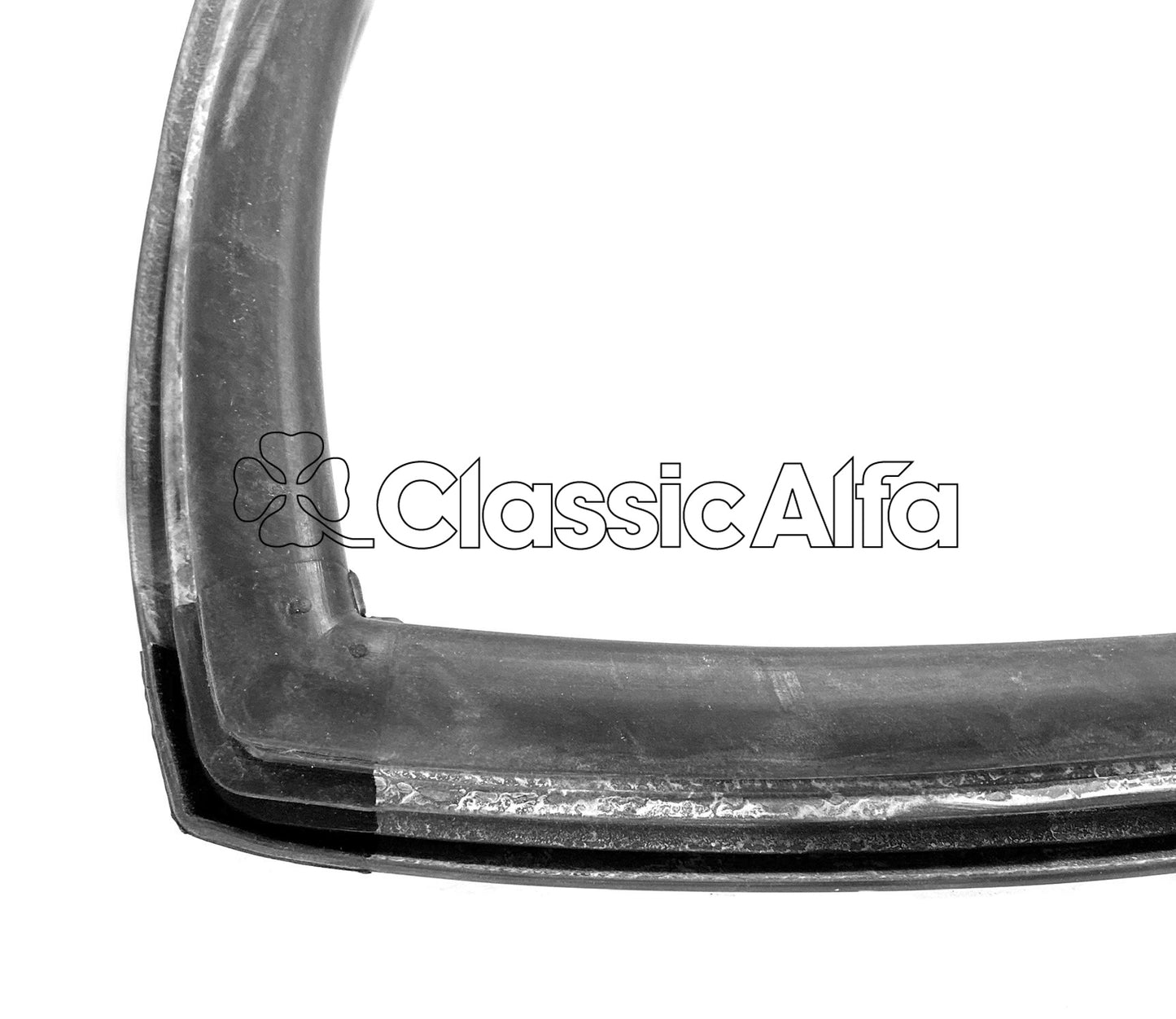D0398 FRONT SCREEN SEAL ALFETTA GTV