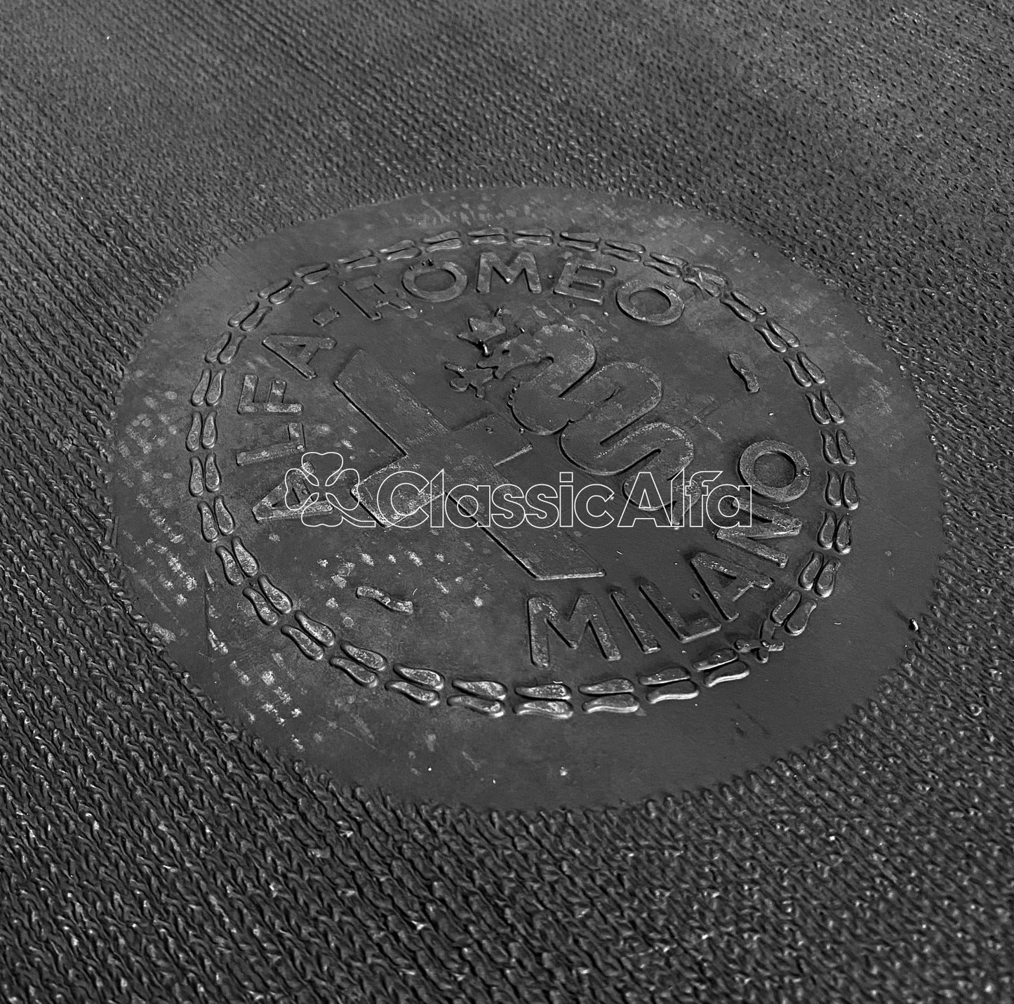 IN061 GT BOOT/TRUNK RUBBER MAT SET - BLACK