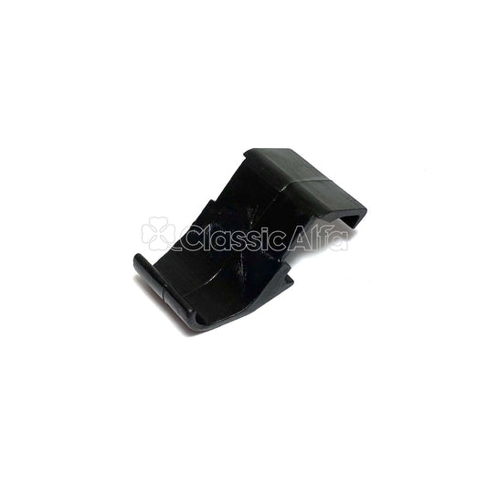 IN109 PLASTIC CLIP FOR SPIDER SOFT TOP COVER