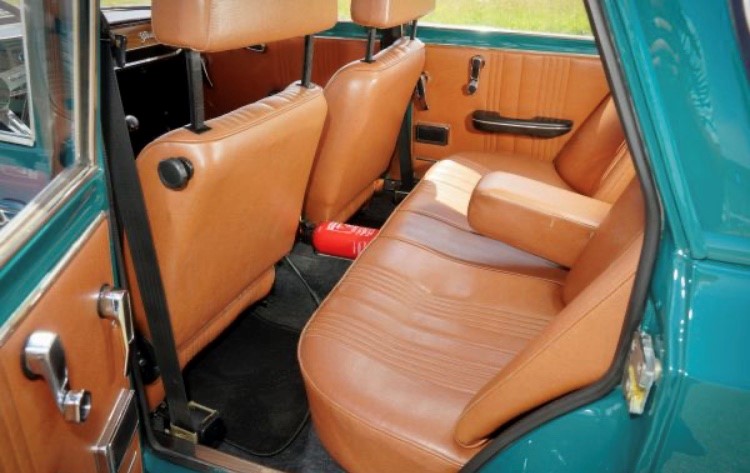 IN122 GIULIA NUOVA SUPER SALOON SEAT COVER SET - FRONT AND REAR