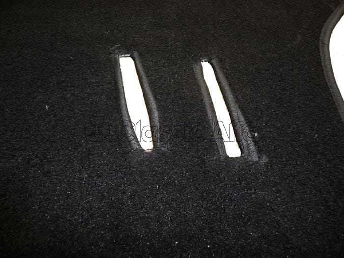 IN124/1 GIULIA SALOON CARPET SET - LEFT HAND DRIVE STANDING PEDALS