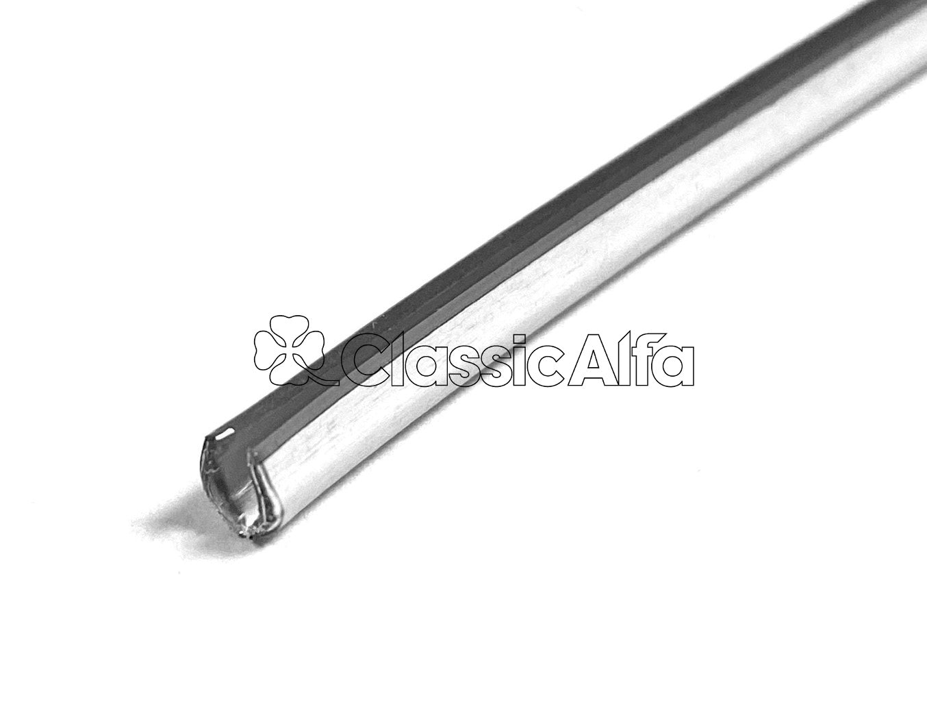 IN189 PLASTIC CHROME CONSOLE/ARMREST EDGING