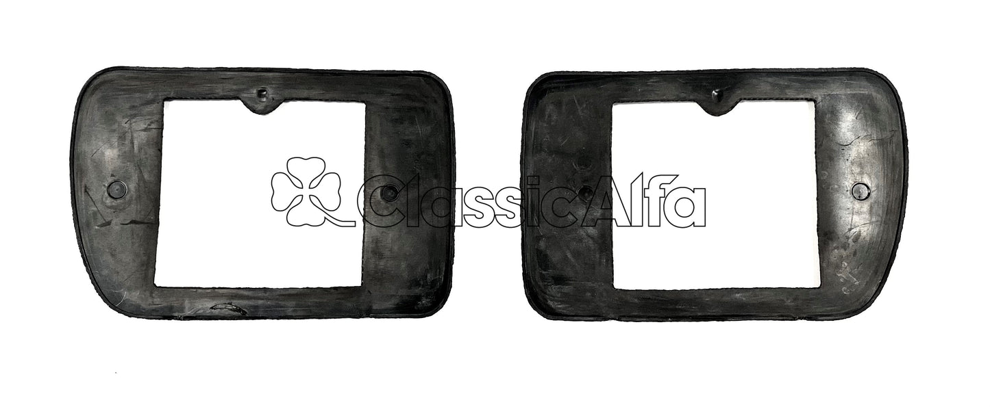 LT021 REAR LIGHT SEAL - PAIR - 1300-1750 GT/GTV