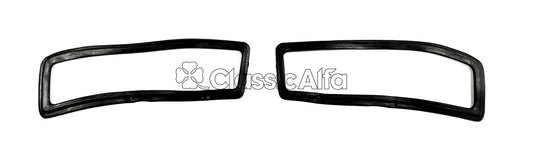 LT076 PAIR OF SIDELIGHT TO BODY SEALS - GT/GTV 1970 ONWARDS