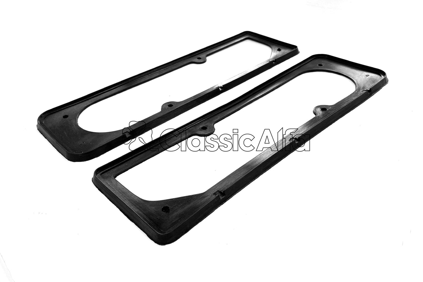 LT110 GIULIA SALOON REAR LIGHT SEALS - SMALL/EARLY