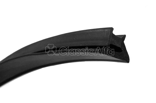 RB036/1 GIULIA SALOON FRONT DOOR SEAL - ON DOOR