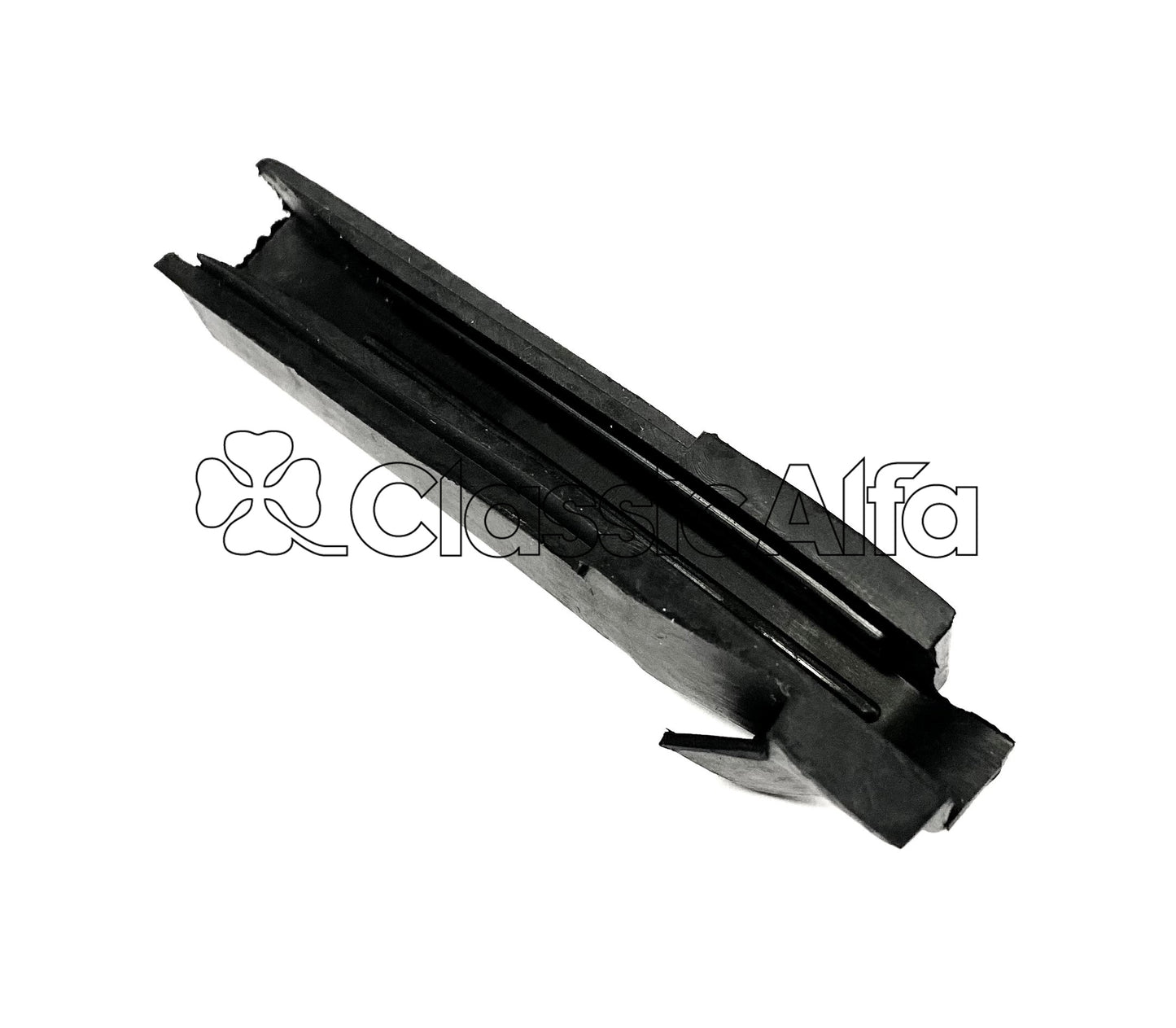 RB040/1 GT/GTV DOOR GLASS RUNNER END SEAL - RIGHT