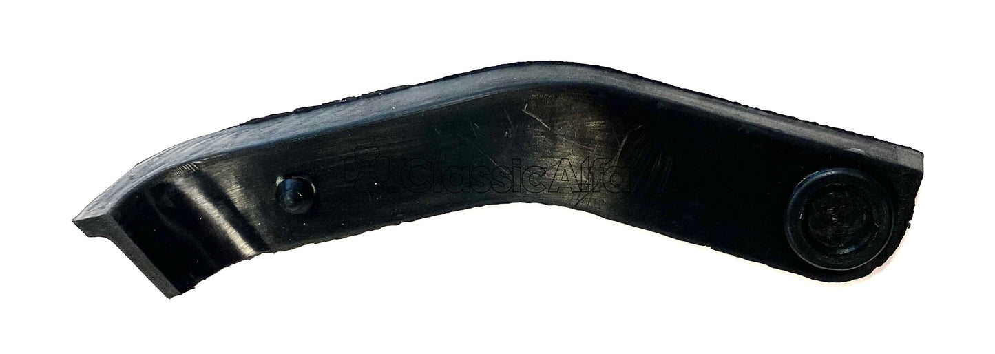 RB042 GT FRONT OF DOOR RAIN SEAL - LEFT