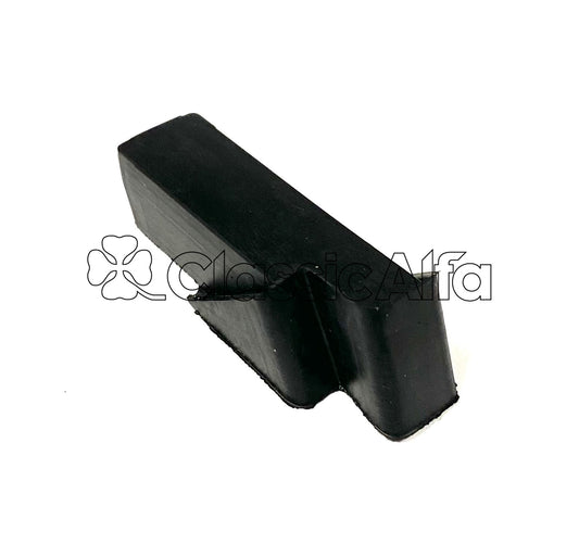 RB051/1 GT QUARTERLIGHT TOP SEAL - RIGHT