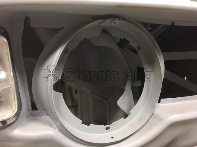 ST149/1 RIGHT SIDE HEADLIGHT BRACKET - STEP-FRONT GT