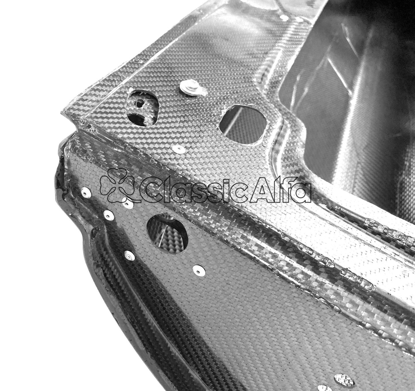 ST307 CARBON FIBRE LEFT DOOR - 105 SERIES GT/GTV