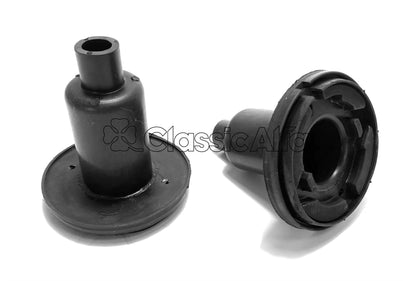 101-806 PAIR OF FRONT SIDELIGHT TO BODY SEALS