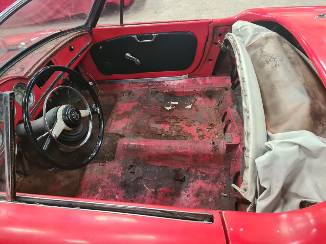 1961 GIULIETTA SPIDER NORMALE  £17,895