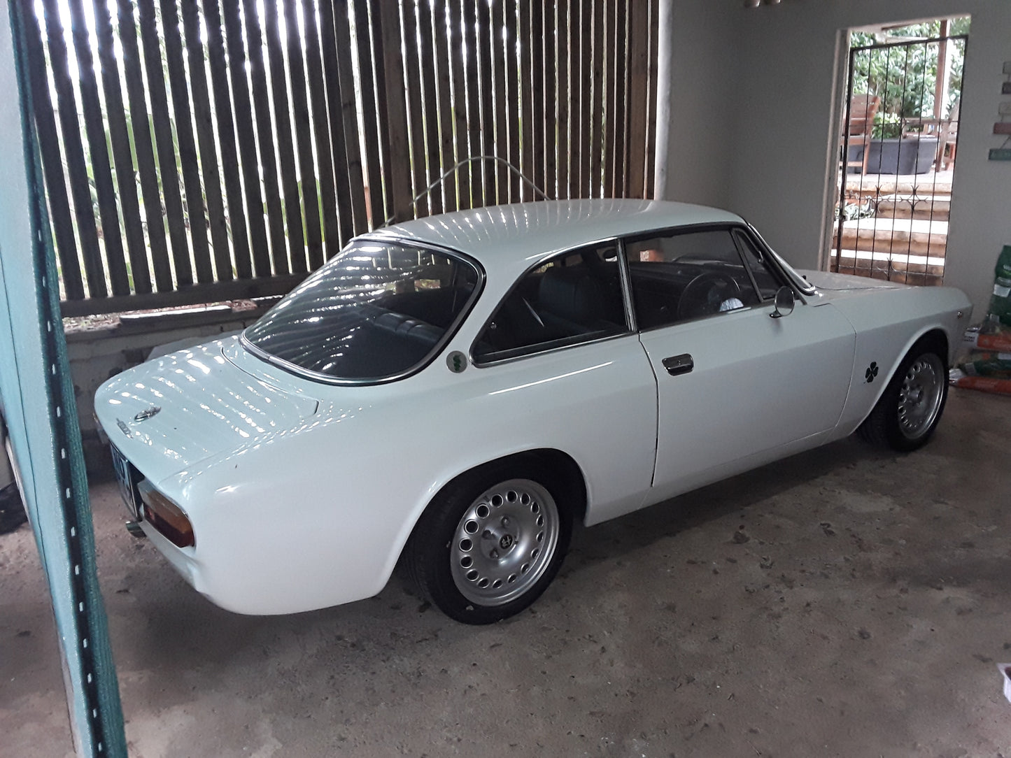 1976 2000 TWIN SPARK GTV £23,000