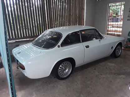 1976 2000 TWIN SPARK GTV £23,000