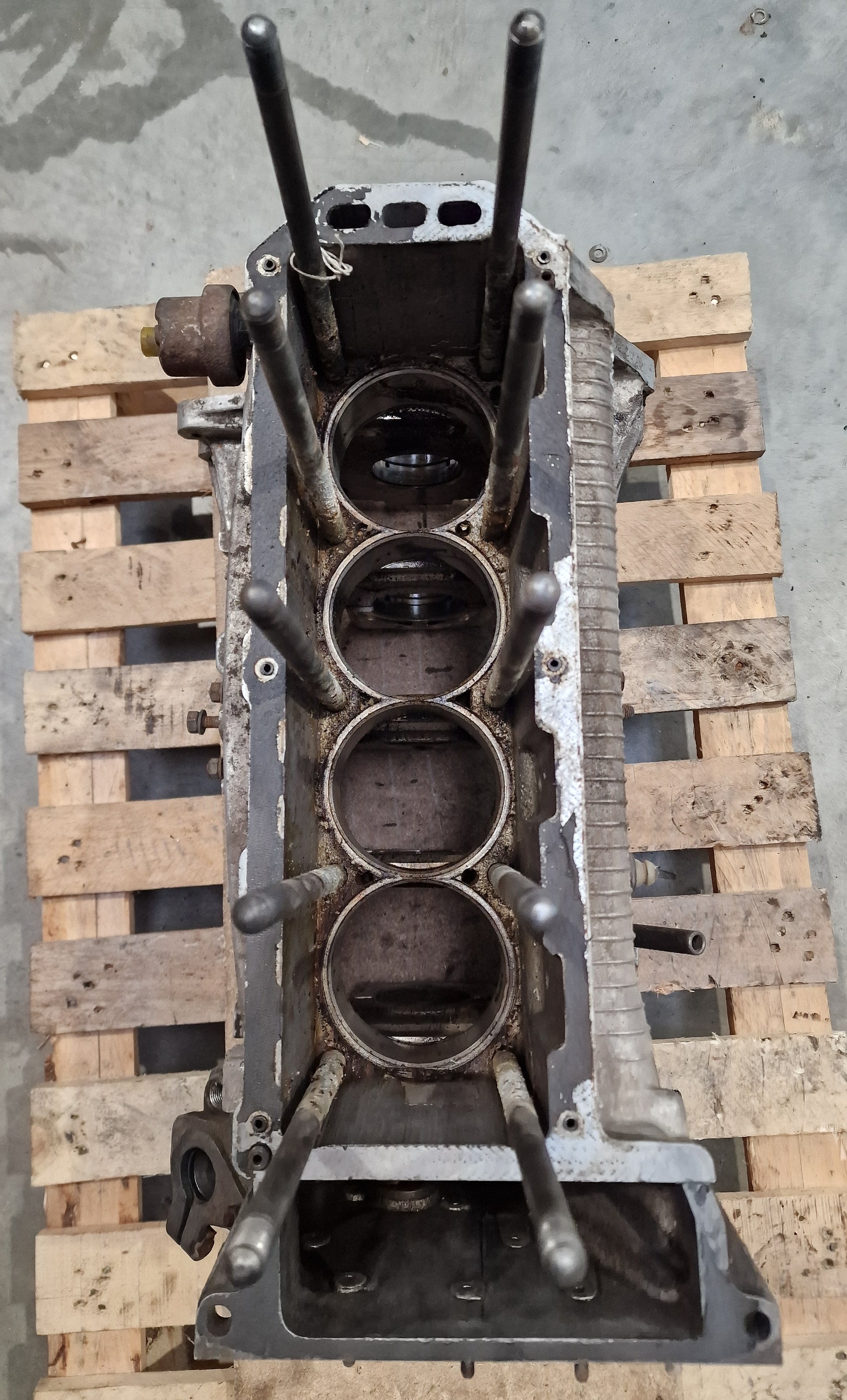 80555 USED ENGINE BLOCK 2000 116 AR01655