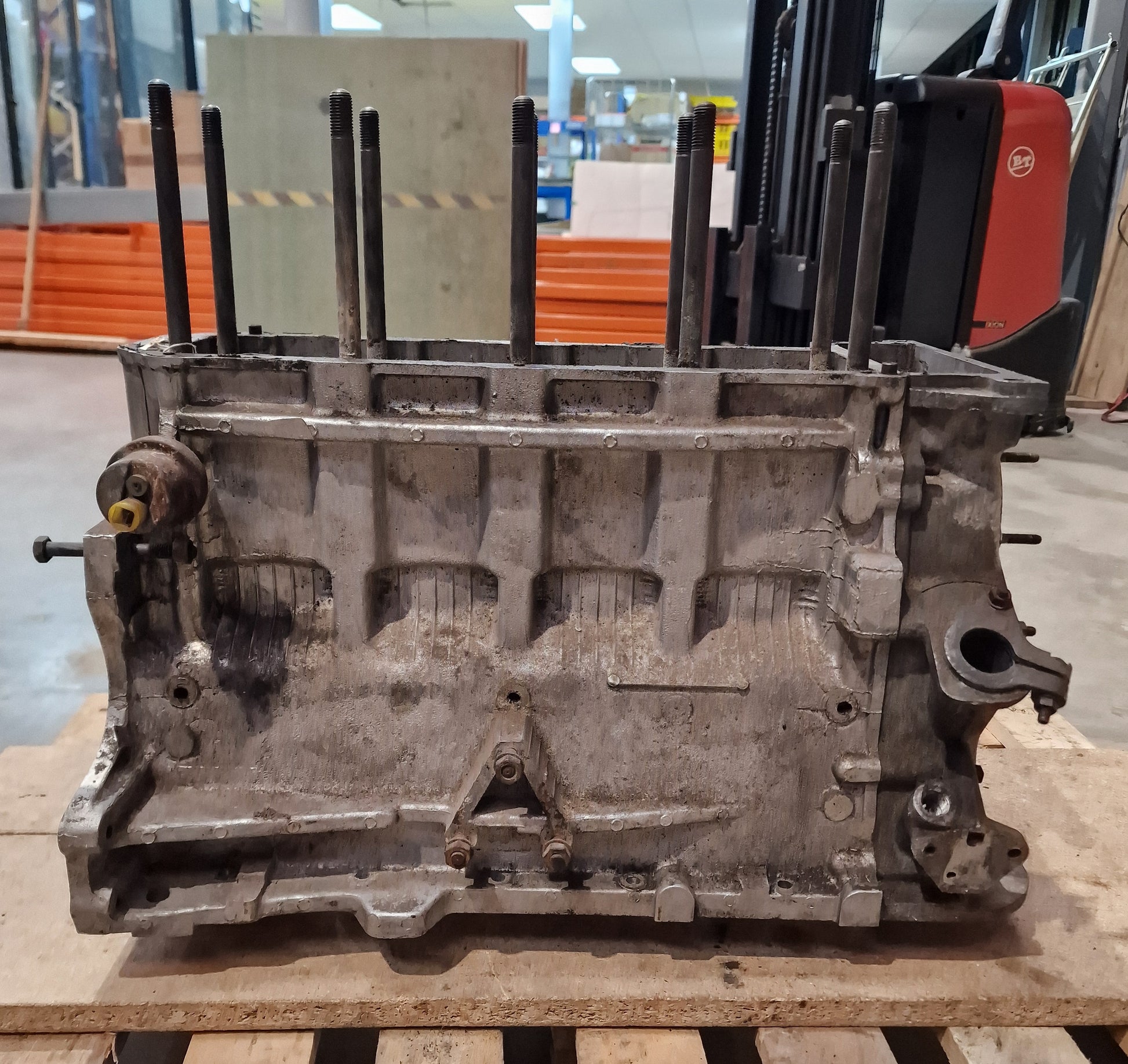 80555 USED ENGINE BLOCK 2000 116 AR01655