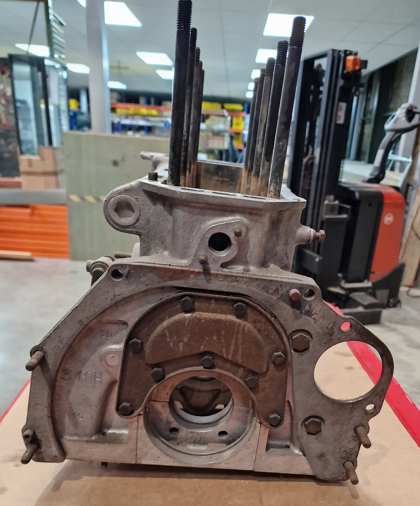 80561 USED ENGINE BLOCK 1300 101 AR1315