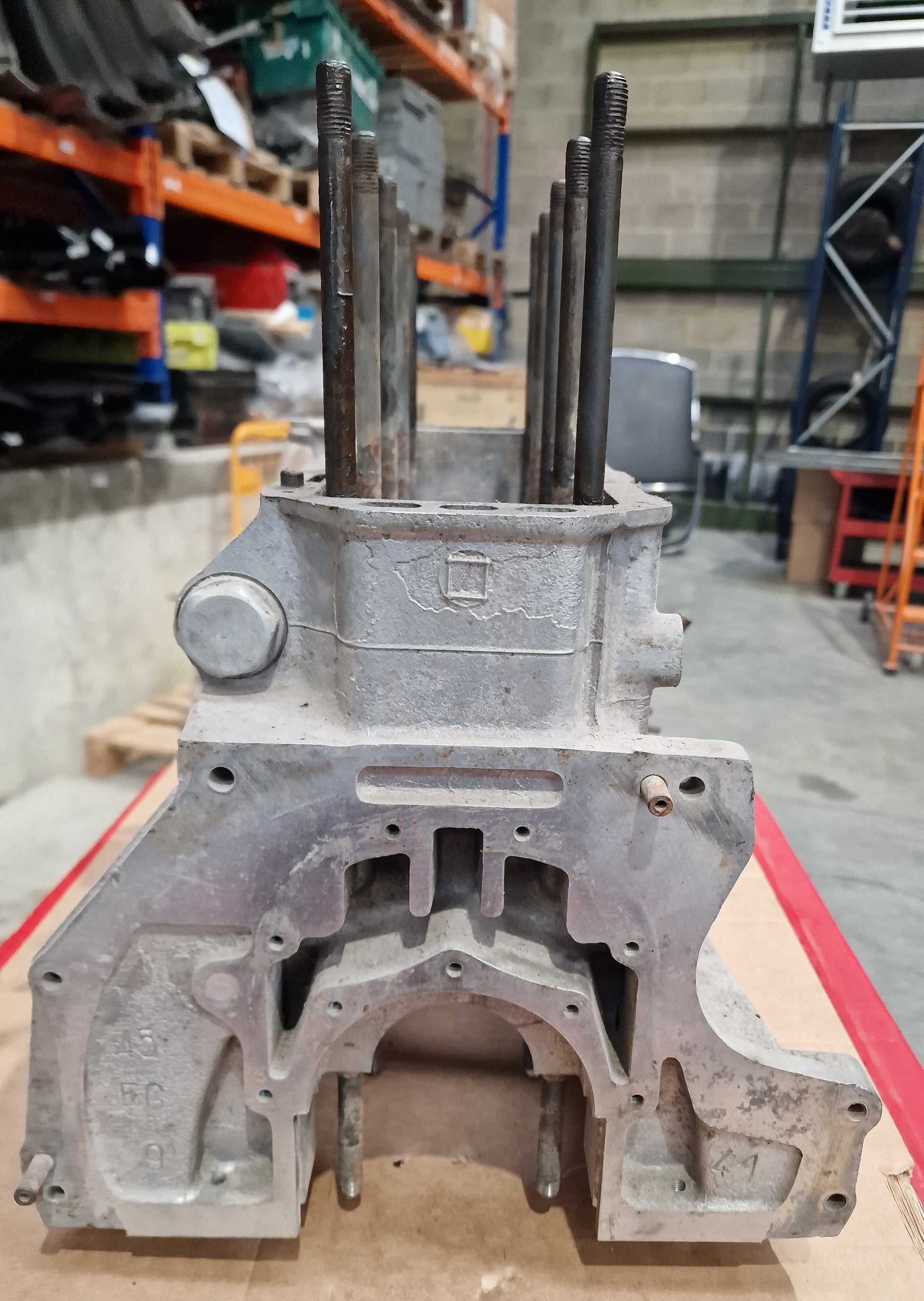 80563 USED ENGINE BLOCK 1600 AR00526A