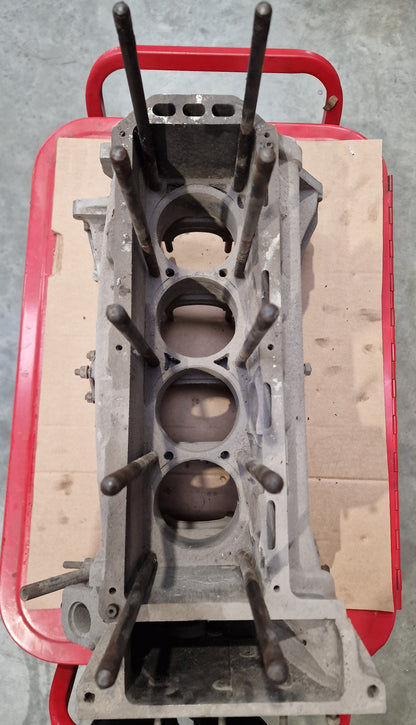 80563 USED ENGINE BLOCK 1600 AR00526A