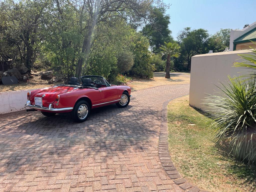 1963 GIULIETTA SPIDER LHD  -  33,000 EUROS