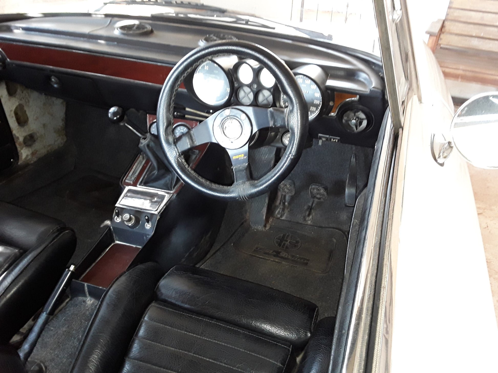 1976 2000 TWIN SPARK GTV £23,000