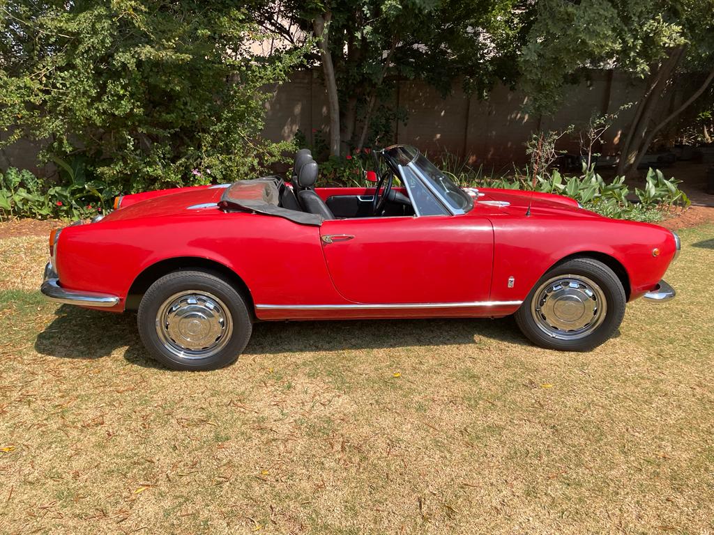 1963 GIULIETTA SPIDER LHD  -  33,000 EUROS