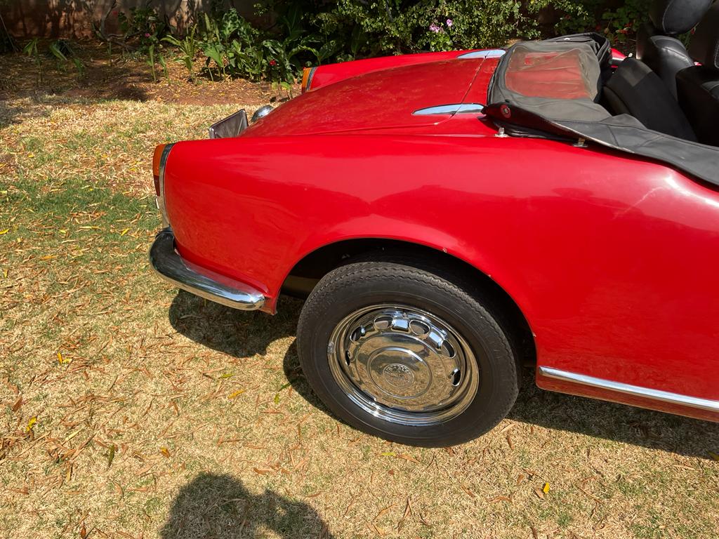1963 GIULIETTA SPIDER LHD  -  33,000 EUROS