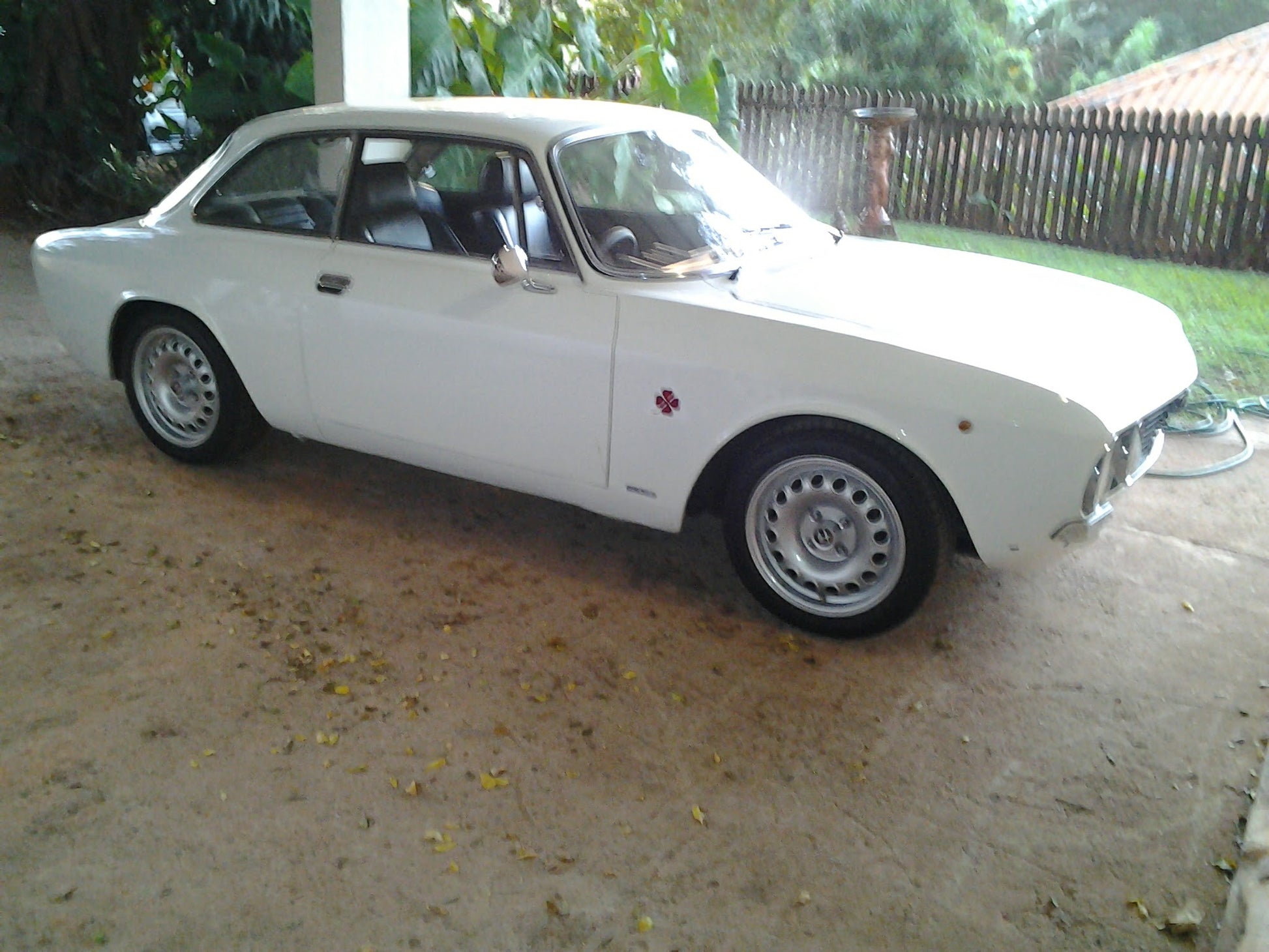 1976 2000 TWIN SPARK GTV £23,000
