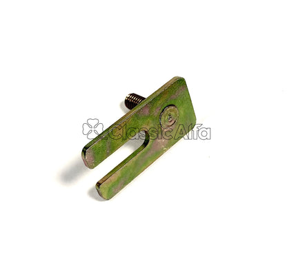 750-031 SILL/ROCKER TRIM END FIXING PLATE