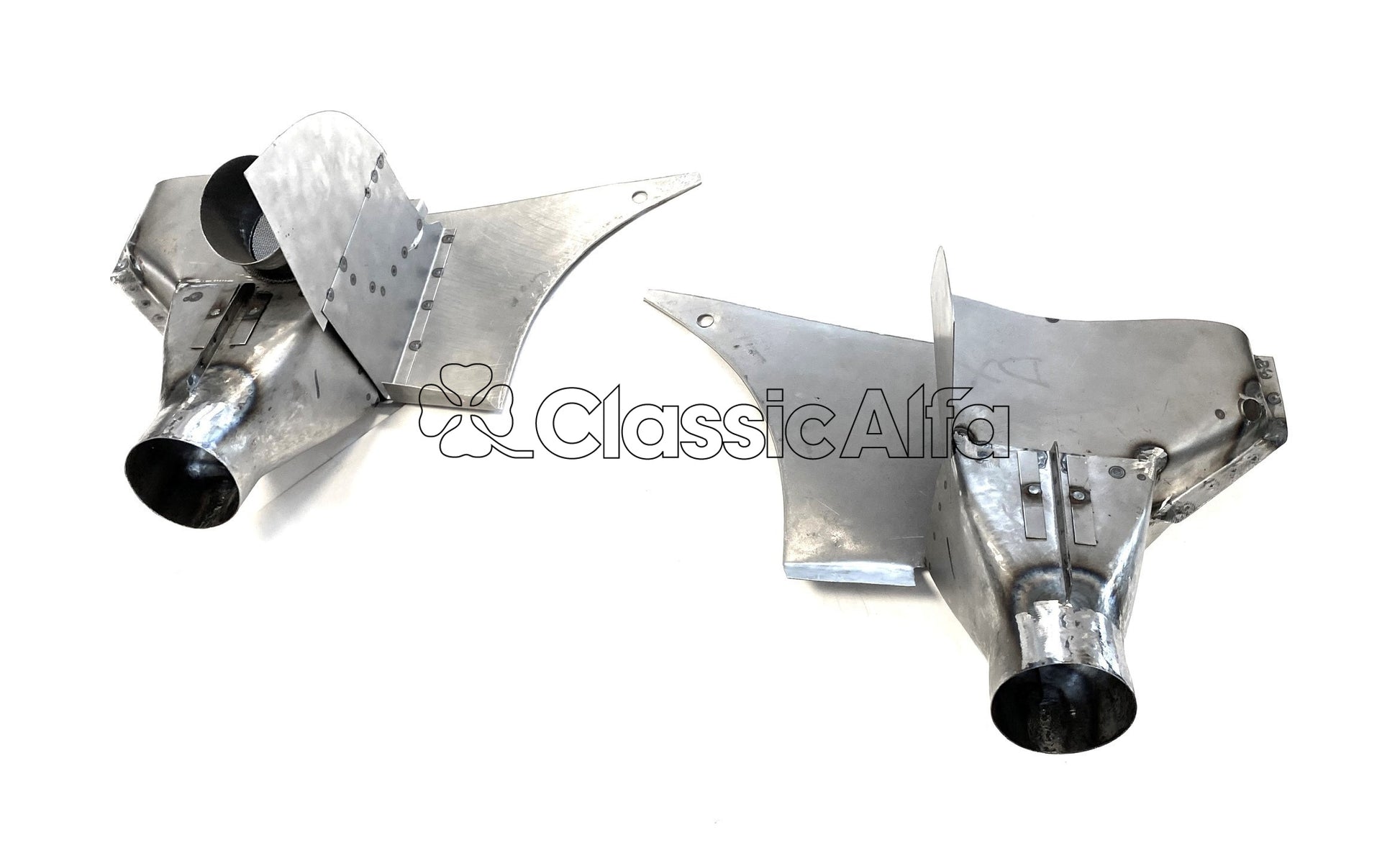 750-198/1 GIULIETTA SPIDER VELOCE 750 & 101 PAIR OF FRONT AIR DUCTS