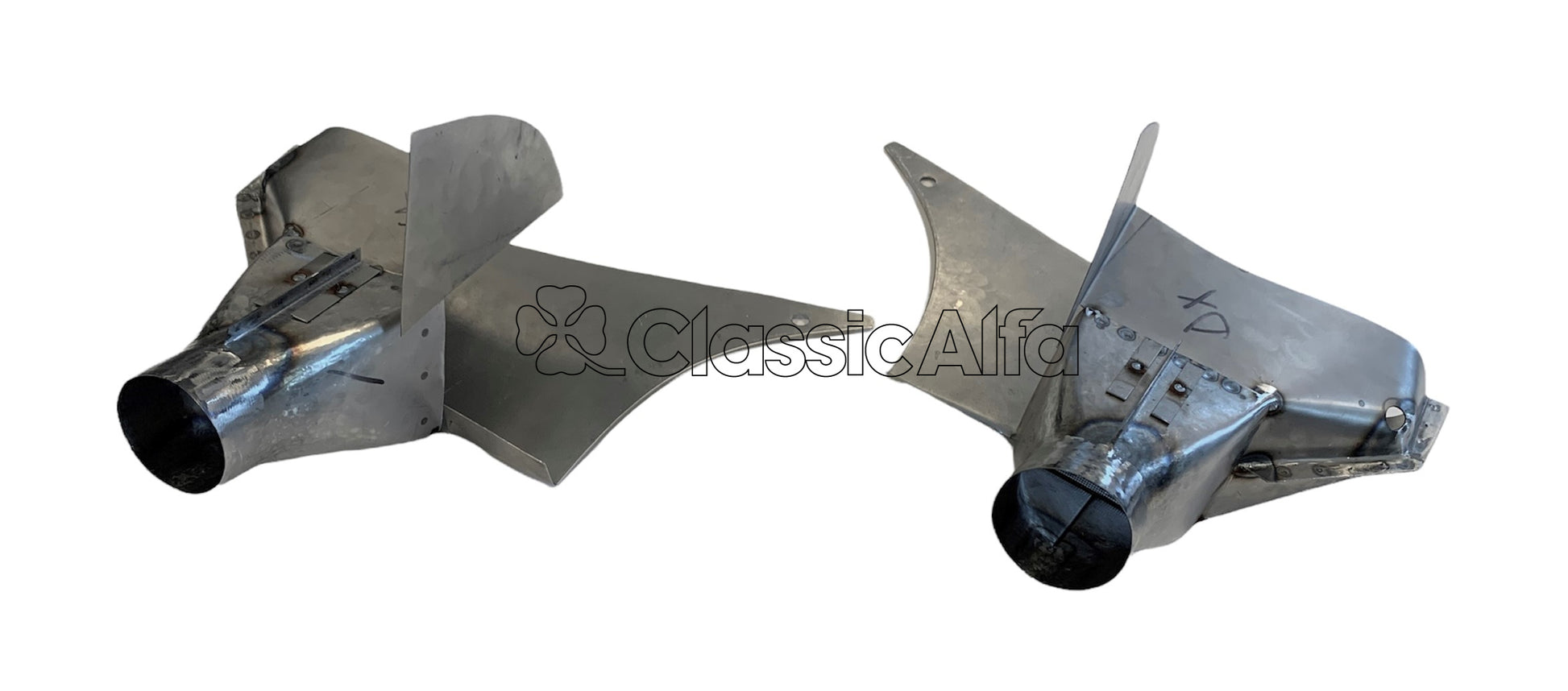 750-198 GIULIETTA SPIDER 750 & 101 PAIR OF FRONT AIR DUCTS