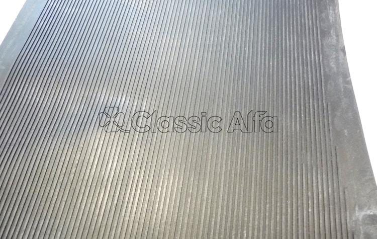 750-401 PAIR OF GIULIETTA SPIDER FLOOR MATS - NO LOGO