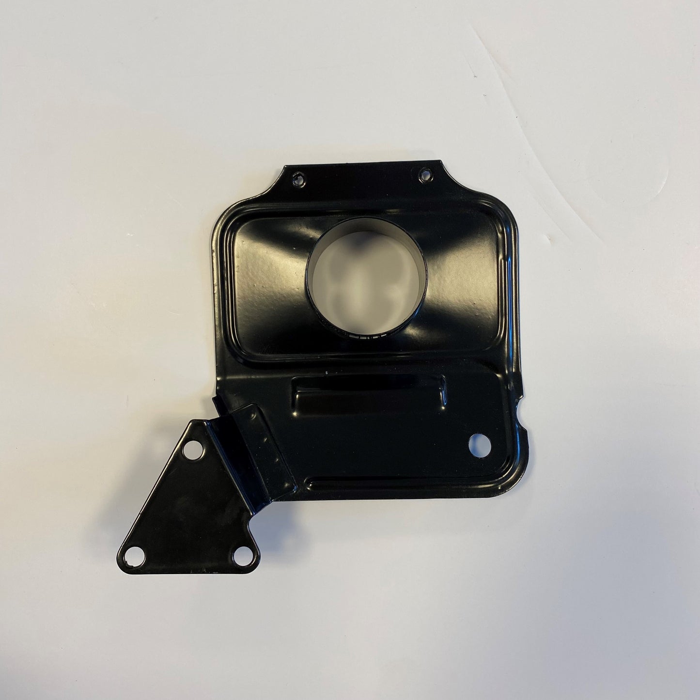 80011 USED 105 WARM AIR DUCT BRACKET 1970 ONWARDS