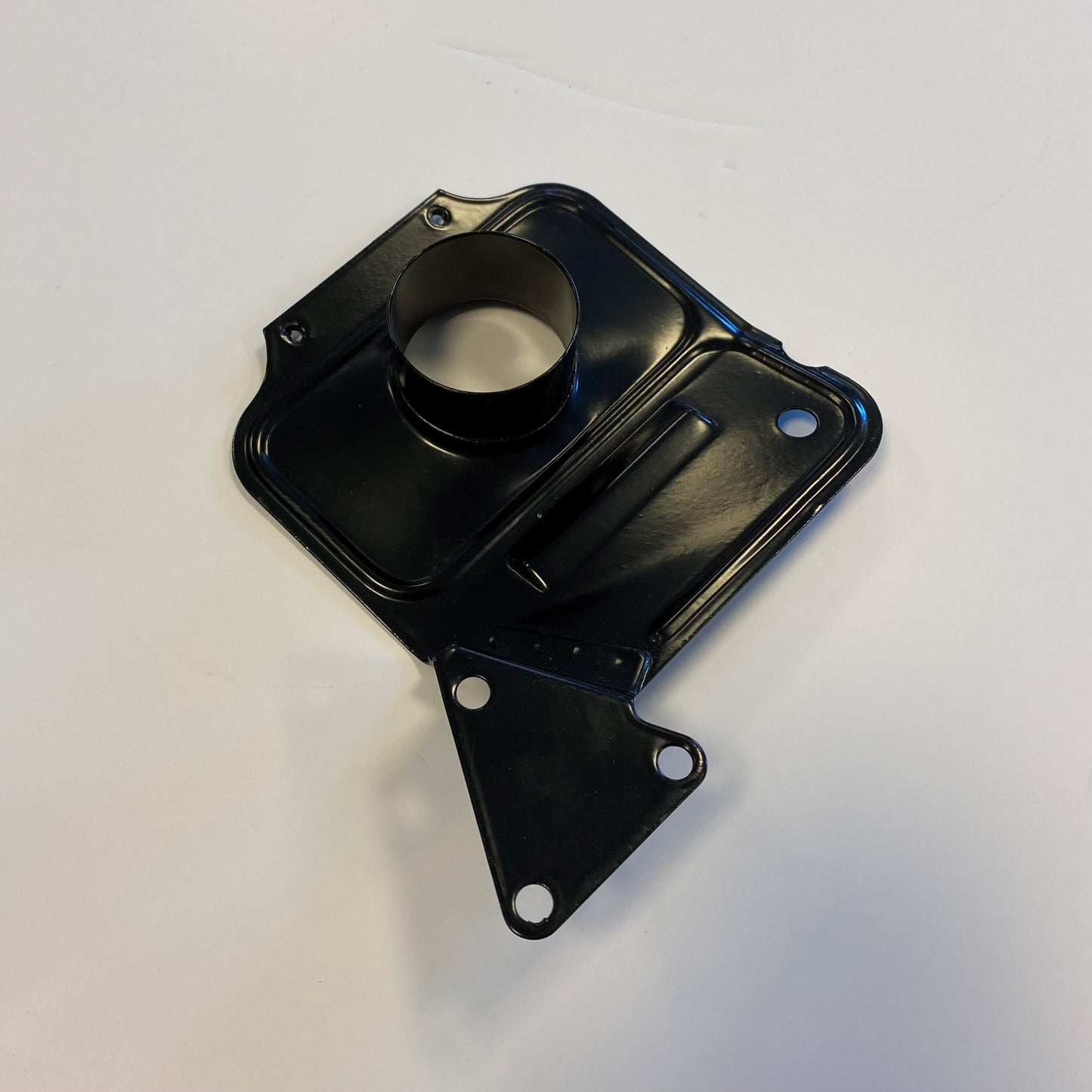 80011 USED 105 WARM AIR DUCT BRACKET 1970 ONWARDS