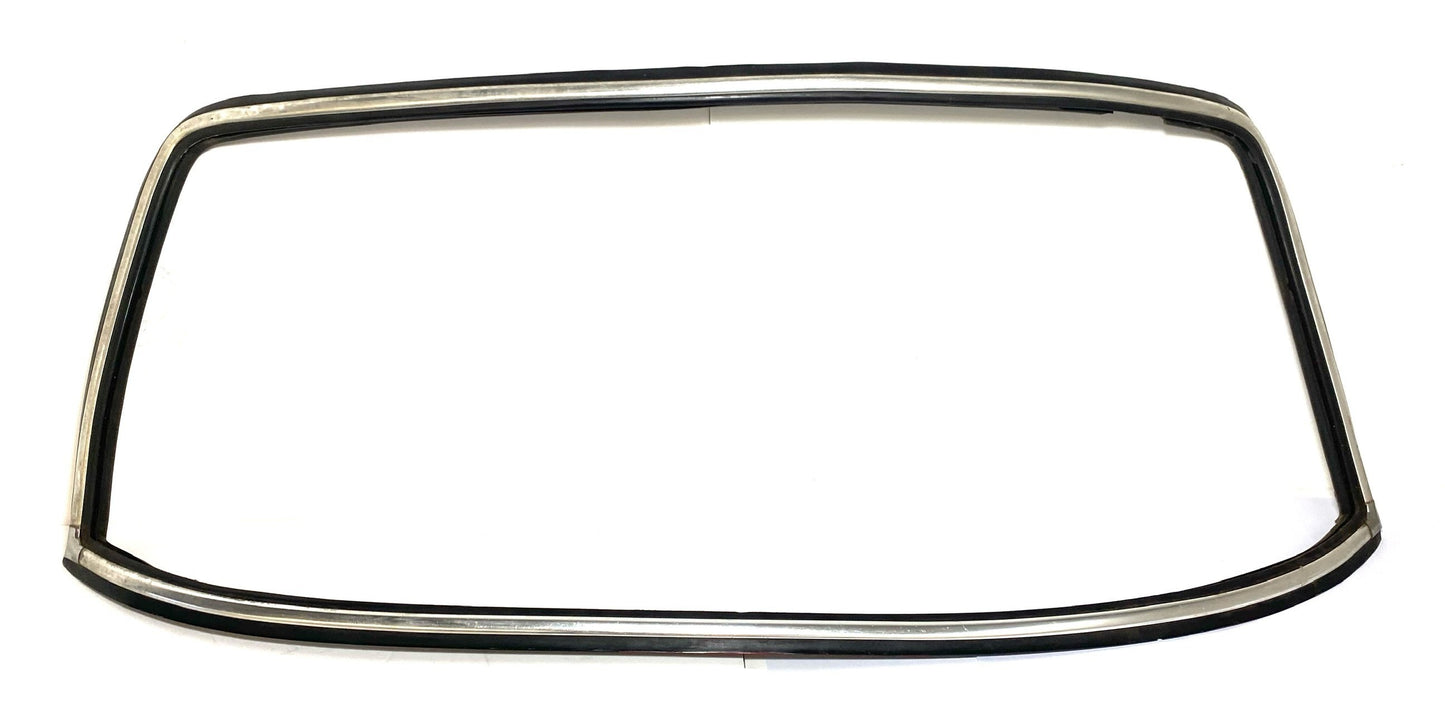 81016 USED BERLINA REAR WINDSCREEN TRIM