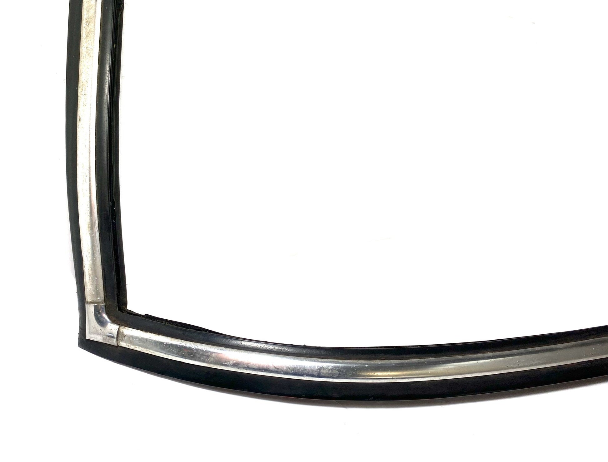 81016 USED BERLINA REAR WINDSCREEN TRIM