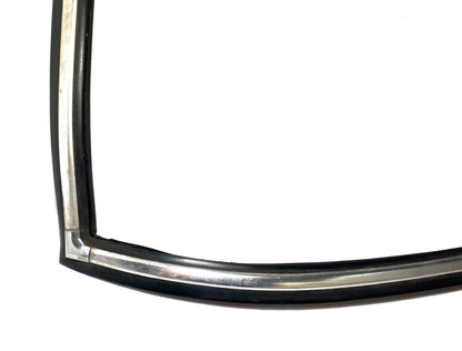 81016 USED BERLINA REAR WINDSCREEN TRIM