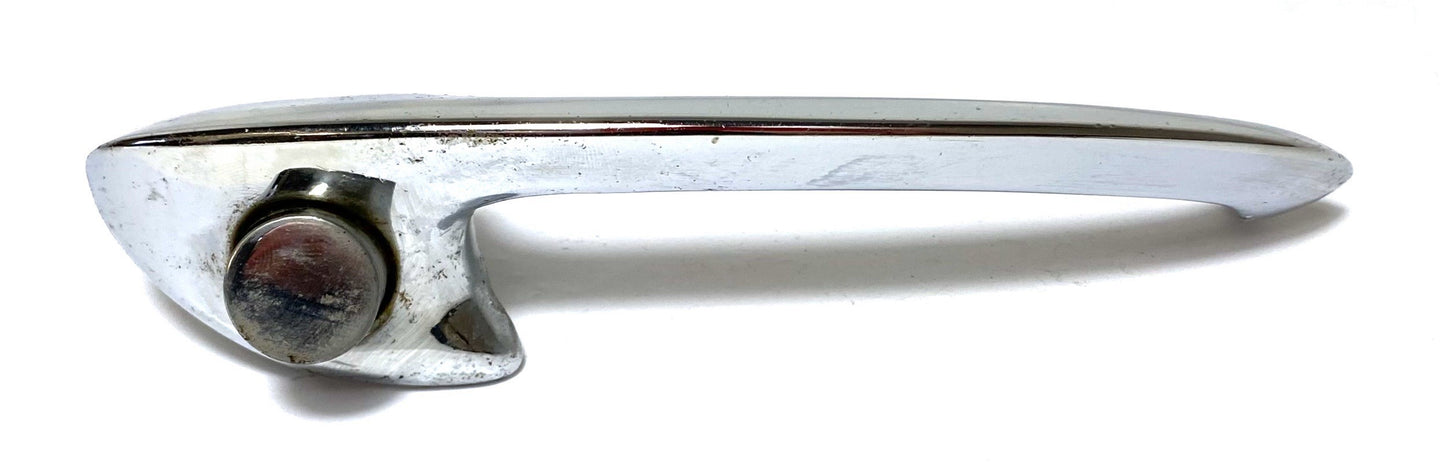 81084 USED 750/101 OUTER DOOR HANDLE - RIGHT