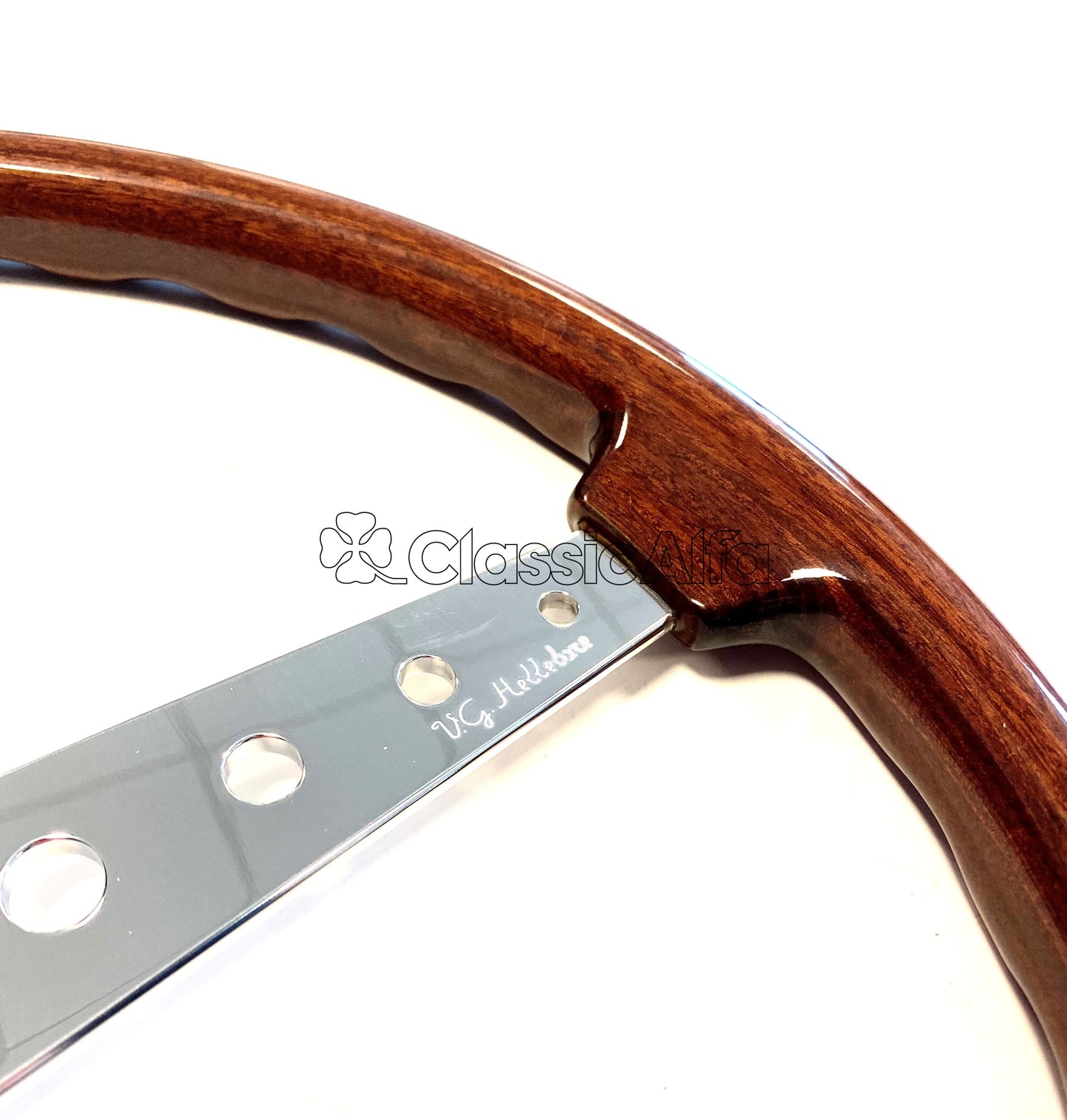 AC055/1 GTA STEERING WHEEL - 1972 ONWARDS