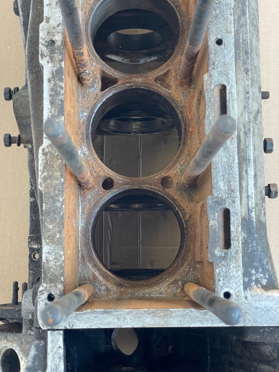 80078 USED ENGINE BLOCK EARLY 1300 105 AR00530