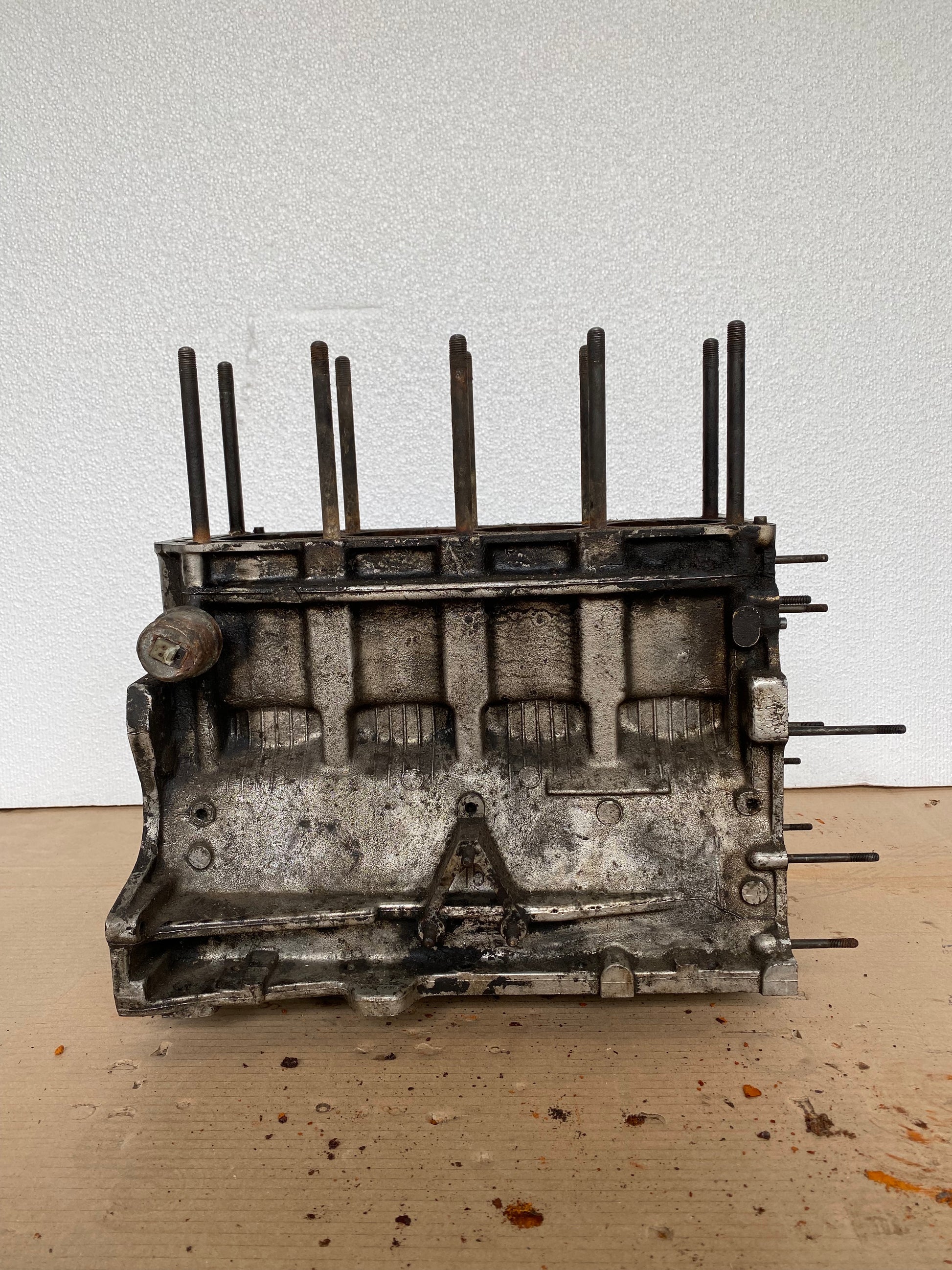 80067 USED ENGINE BLOCK ALFETTA 2000 AR01655